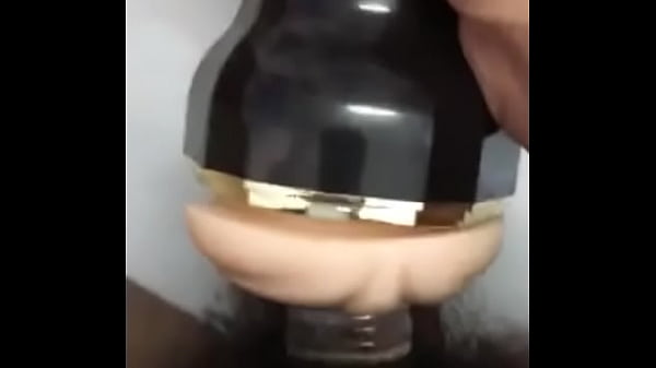 Thủ_dâm bằng âm_đạo_giả