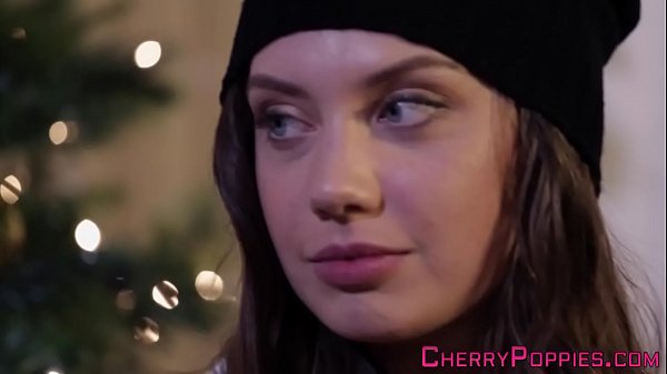 Teen hottiegets railed andsucks