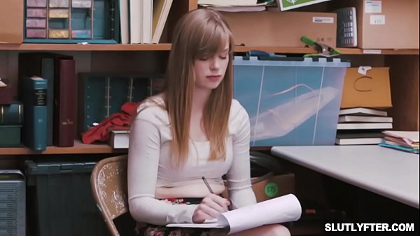 Play MP4 - Pretty Dolly Leigh spread her long legs to fuck hard