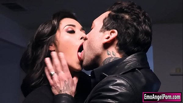 BrooklynGray roughed upby tattooed guy