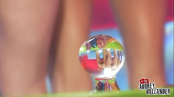 Nonton Liv&rsquo;s Shaved Slit Drips As Audrey Pounds Her Asshole! thumbnail