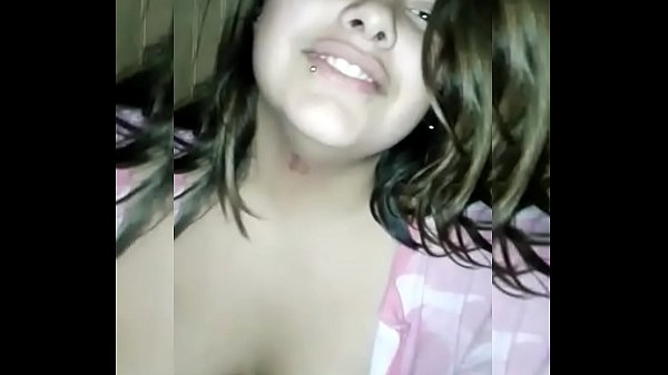 Play MP4 - Entro a su casa y la masturbo mientras su madre duerme - b&period; demon