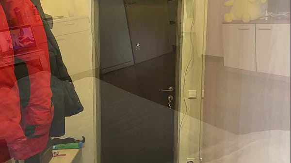 Play MP4 - Dropped the towel in front of the courier Falcon Al Alice Bast - 67