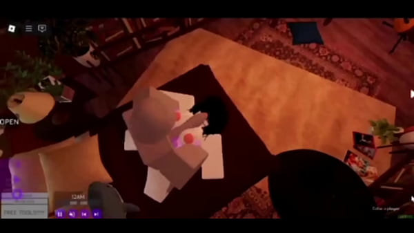 Bot se masturba con mis tetas :p