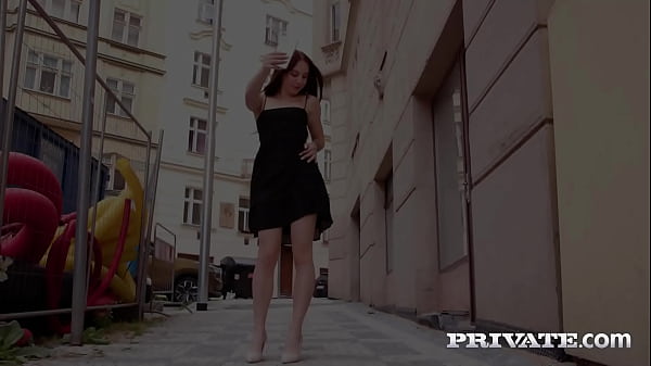 Nonton Hi, I&rsquo;m Emma Evans And I&rsquo;m All thumbnail