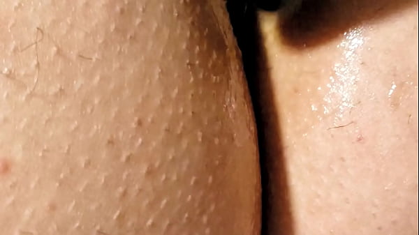 Juicy ass enjoys a huge toy to dilatate her huge and hungry ass My wife for another 