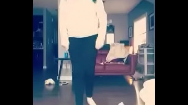 Nonton Cute Teen Working The Camera thumbnail