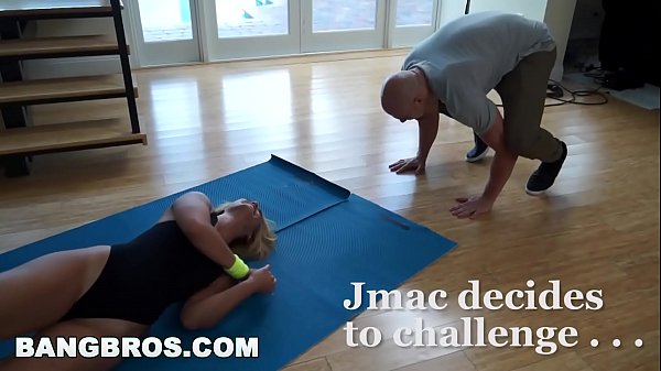 BANGBROS - Behind-the-Scenes Kelsi Monroe on set with J-Mac for_Ass Parade