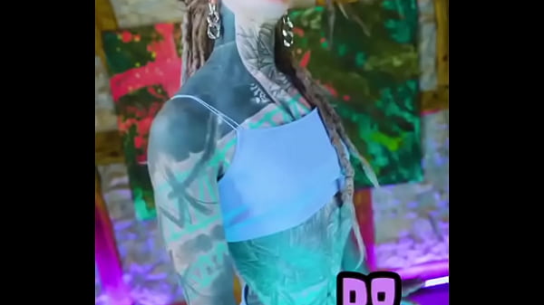 The BIG QUESTION: Tattoos or no tattoos - what suits me better ? -----------#tattoogirl #ink #tattoo 