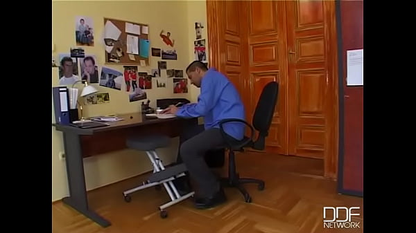 Nonton Welcome Miss Cock Slobber! thumbnail