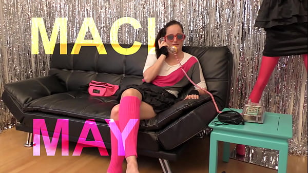 Play MP4 - Sexy New Wave girls masturbating