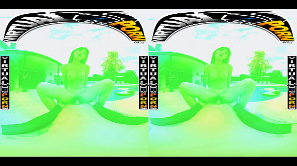 Play MP4 - VIRTUALPORN&period;COM - Poolside Pussy With Clara Trinity