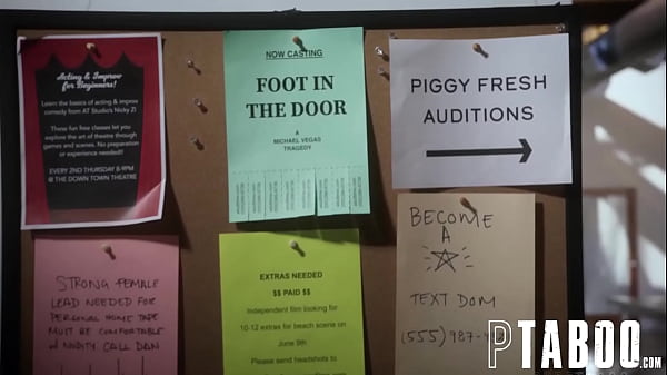 Nonton Foot In The Door thumbnail