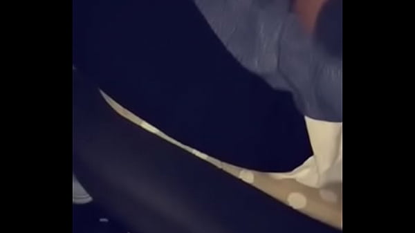 Play MP4 - Mi amiga se pone caliente y la masturbo&comma; le meto los dedos en su panocha&period;MOV