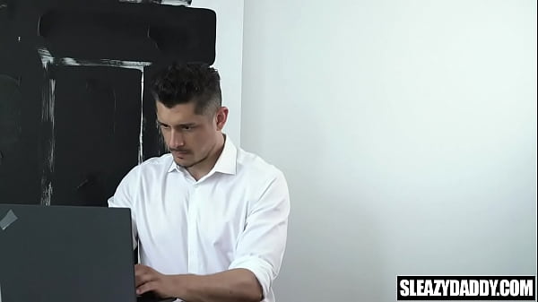 Play MP4 - Gay stepson has sex with stepdad