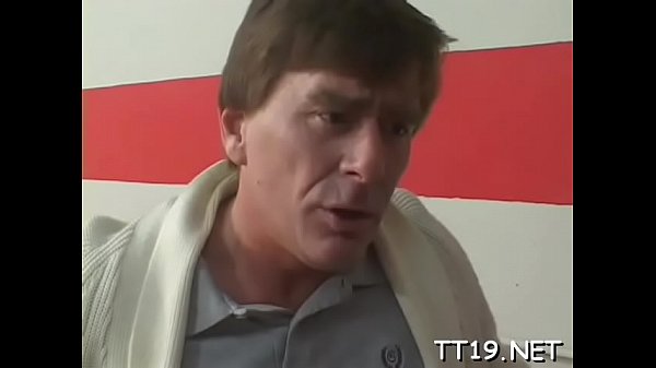 Stunningteen gets her pussy fingered and drilled by oldman