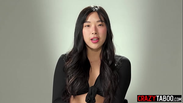 Asian babe Elle Lee exposed beautiful body and masturbated before fingering 