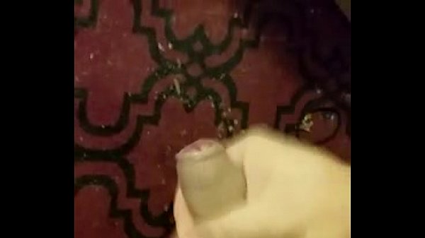 Play MP4 - Horny bear cums within minutes