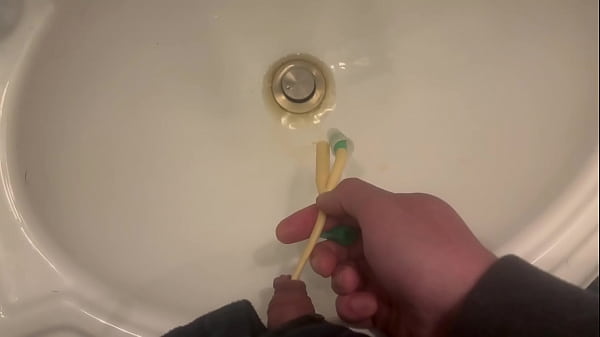 Play MP4 - Draining Myself in the Sink