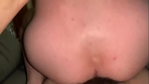 Play MP4 - Marid&atilde;o bomnopelo quicando na minha rola pentelhuda no sof&aacute;&period;