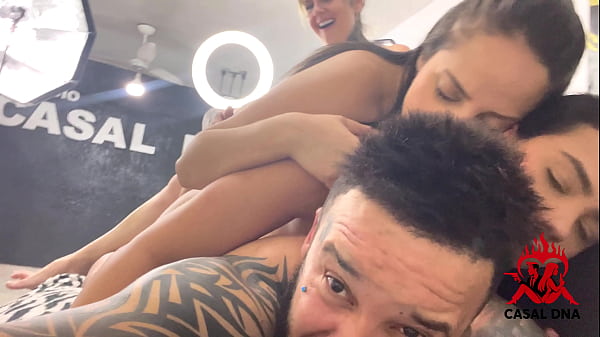 Nonton Elasemacao Aquele Tesao De Senti O Cuzinho Na Buceta Molhada O Cu Babando Ea A Pica Grossa Latejando Gostoso ! Todos Quase Gozando Ao Mesmo Tempo Qui Sensa&ccedil;&atilde;o Maravilhosa! thumbnail