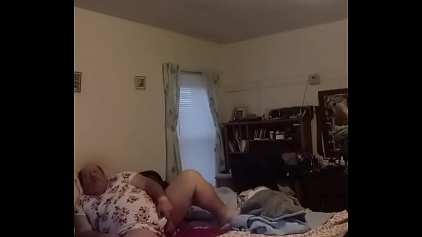 Play MP4 - 61old  playing