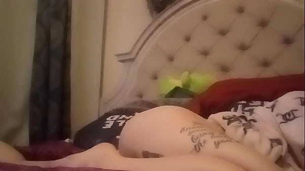 Nodia shake that ass 