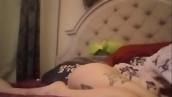 Nodia shake that ass 