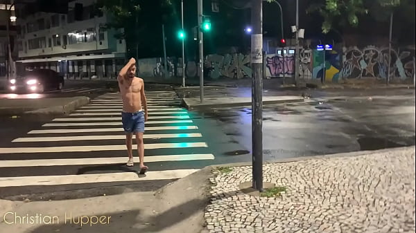 Fedendo Um Rapaz Que Encontrei Na Rua thumbnail