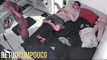 Meu melhor amigo pegou meu namorado escondido sem eu saber que uma del&iacute_cia