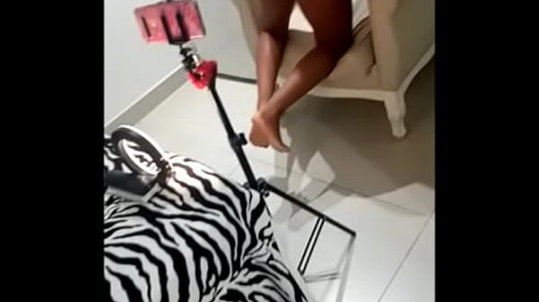 Nonton Fodeno A Morena No Motel thumbnail