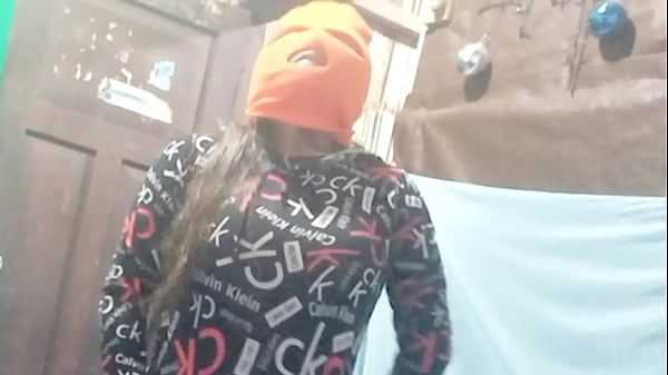 SEXO_CON MI VIEJA MADRASTRA ZORRA GOLOSA ME LLAMA A SU DEPARTAMENTO LUEGO ME_DICE QUESU MARIDO NO LAESTA FOLLANDO SEGUIDO YQUE SU_VAGINA CALIENTE_ESTA CONMUCHAS_GANAS DEFOLLAR_PORNO REAL CASERO