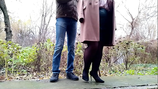 Nonton The Curvy Stepmother Pleases Her Stepson With Pissing On The Street Again thumbnail