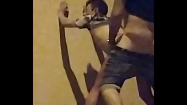 Tio muy grande se folla rapido y fuerte a Lionel en la calle (produc 0006) 
