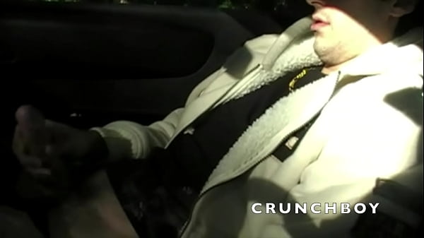 Jess Suce La Grose Bite D'un Hetero Dans Une Foret thumbnail