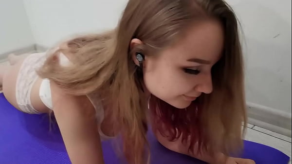 Nonton Busty Hottie In Wet T-shirt (fingering Pussy In The Shower) After Workout thumbnail