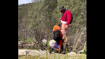 Nonton Hiking & Fucking In Scenic Views thumbnail