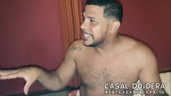O que acontece atras das cameras do porno amador brasileiro com a garota de programa que veio fazer porno pela primeira vez