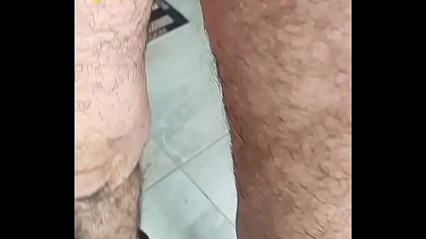 Deliciosa travesti desnuda, en zapatillas y mis pantimedias 