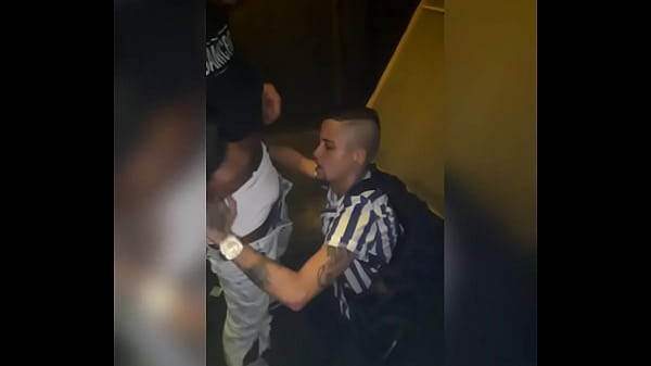 Aquela oral gostosa no amigo safado 