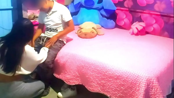 Play MP4 - no&iexcl;&iexcl;&iexcl; por el culo no&comma; me esta doliendo mucho