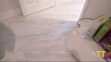 Nonton Gillie & Wallo Got The Best Podcast Ever But Vivianne Desilva Is Horny - Tt S1e5 thumbnail