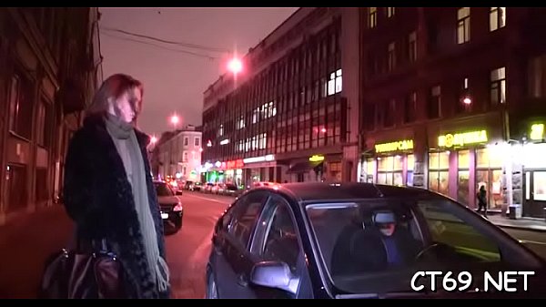 Mighty and skillful dude bangs juicy gap of a seductive babe