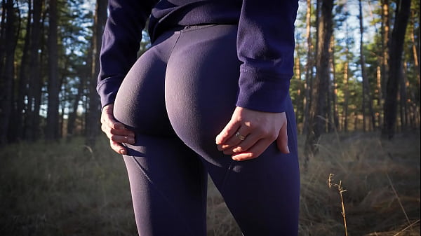 Latina Milf In Super Tight Yoga_Pants Teasing Her Amazing Ass InThe Forest