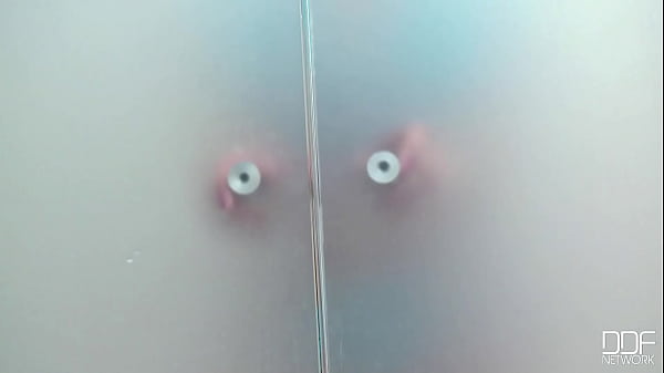 Nonton Show & Spray thumbnail