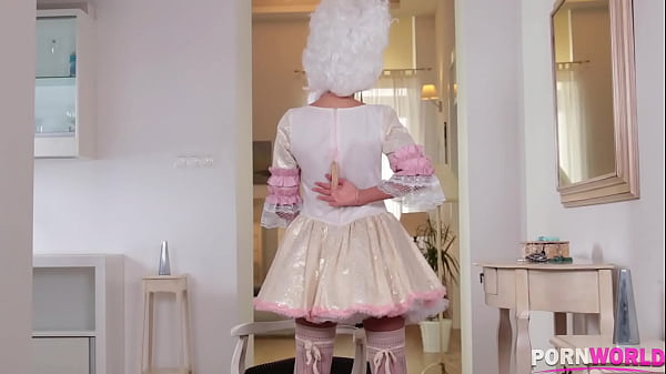 Cosplay cutie a fingering babe from another era 