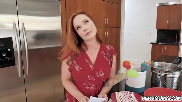 Summer Hart goes down on her knees and slobber on stepsons_cock just_to make him stay