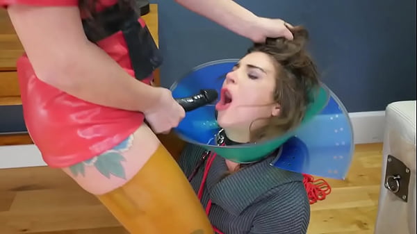 Bdsmslut gags on strapon