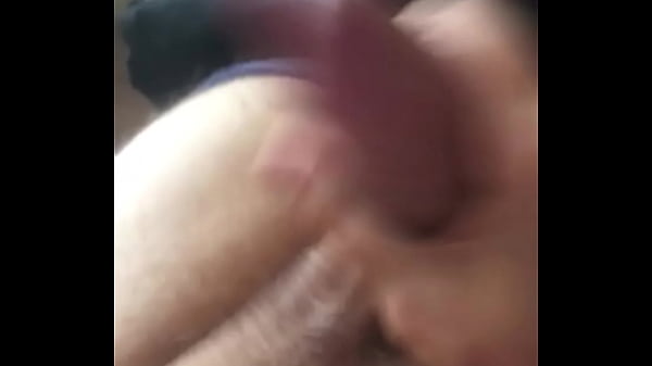 Batendo punheta e deixando tocar 