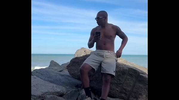 Nonton Chamei Uma Gostosa Pra Ir Na Praia De Nudismo Comigo E Fudemos L&aacute; Mesmo thumbnail